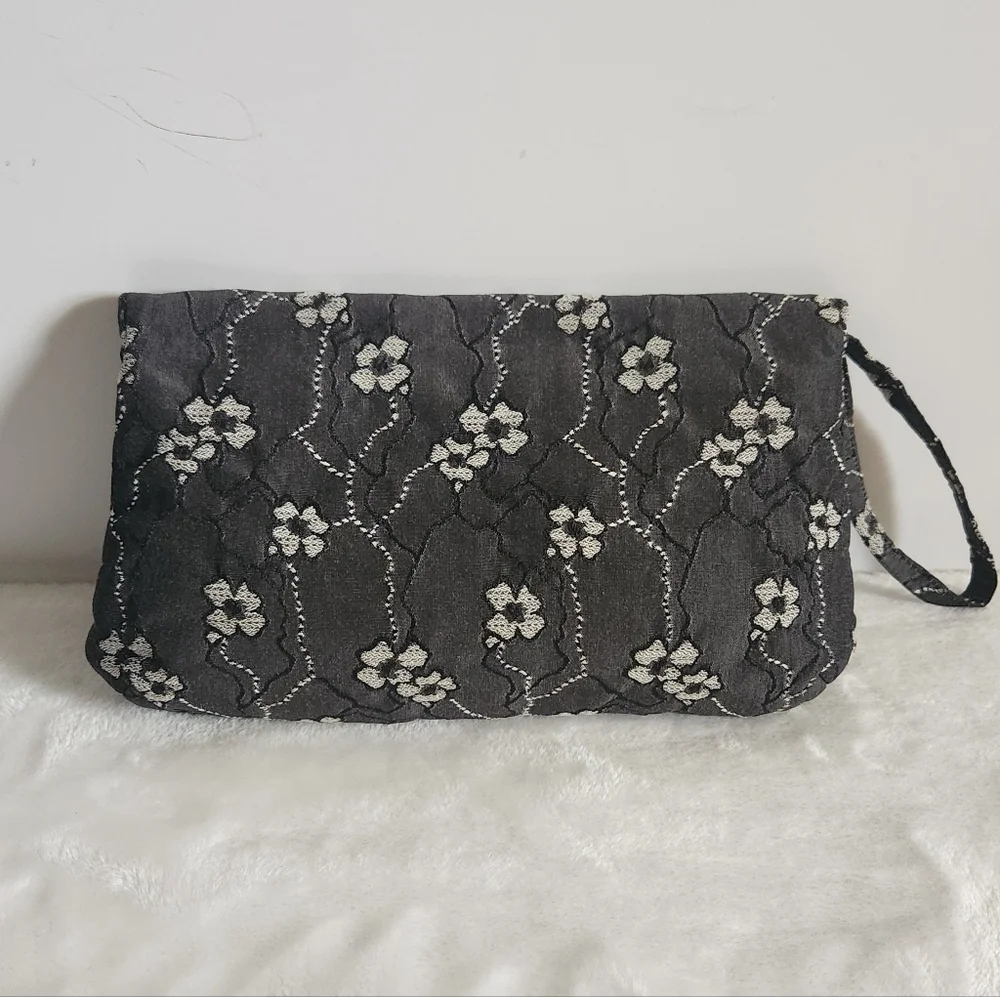 Lisa Lill Studio Gray Black White Floral Flower Wristlet Clutch Handbag